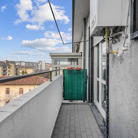 Rog27-Large Apartment With Transport Close To Home- Милано Екстериор снимка