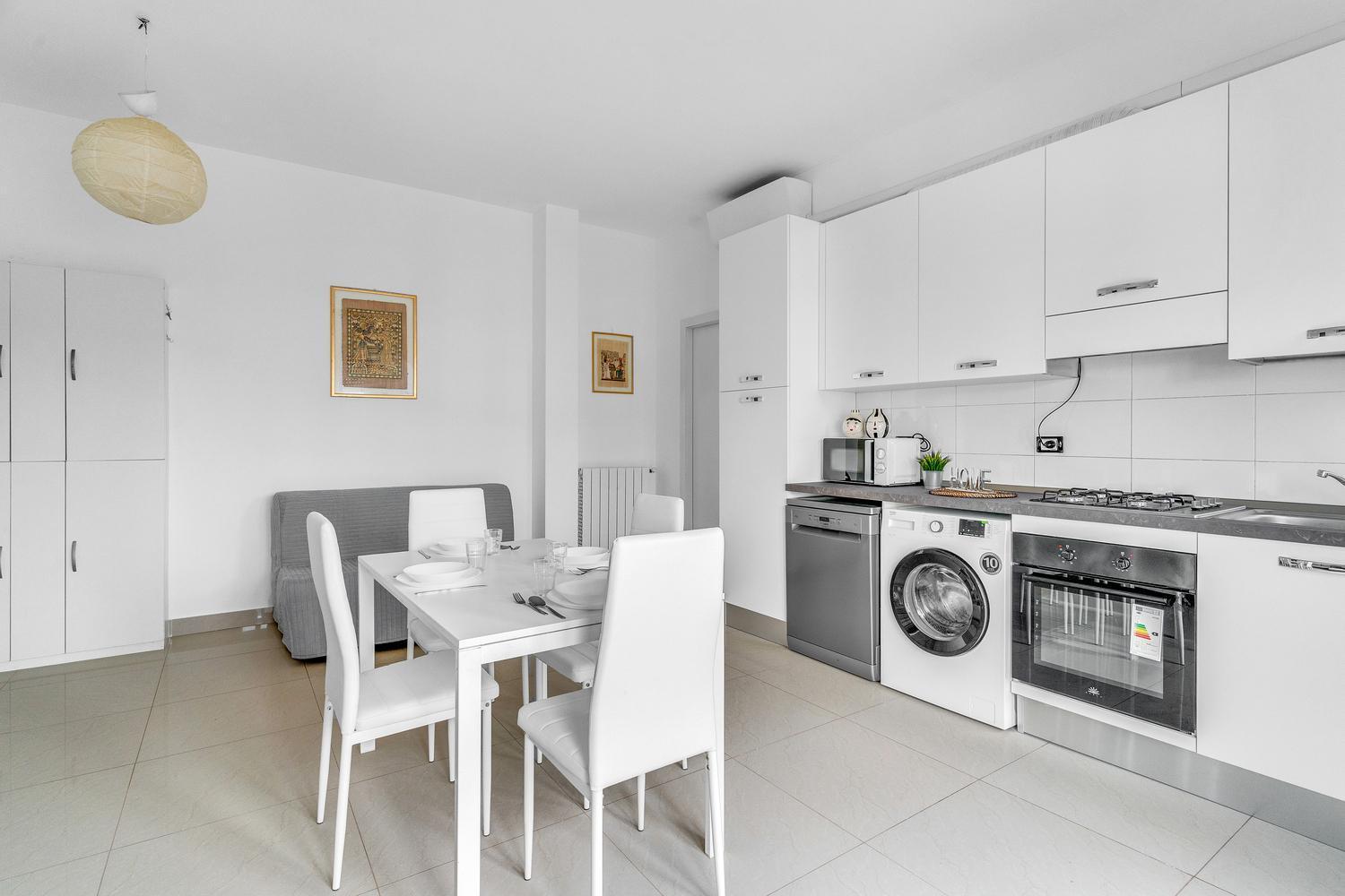 Rog27-Large Apartment With Transport Close To Home- Милано Екстериор снимка