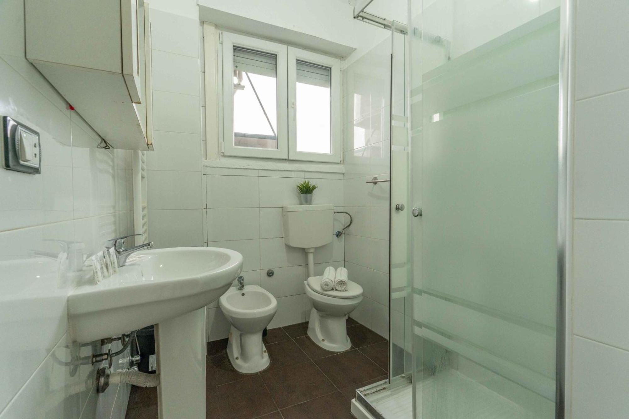 Rog27-Large Apartment With Transport Close To Home- Милано Екстериор снимка