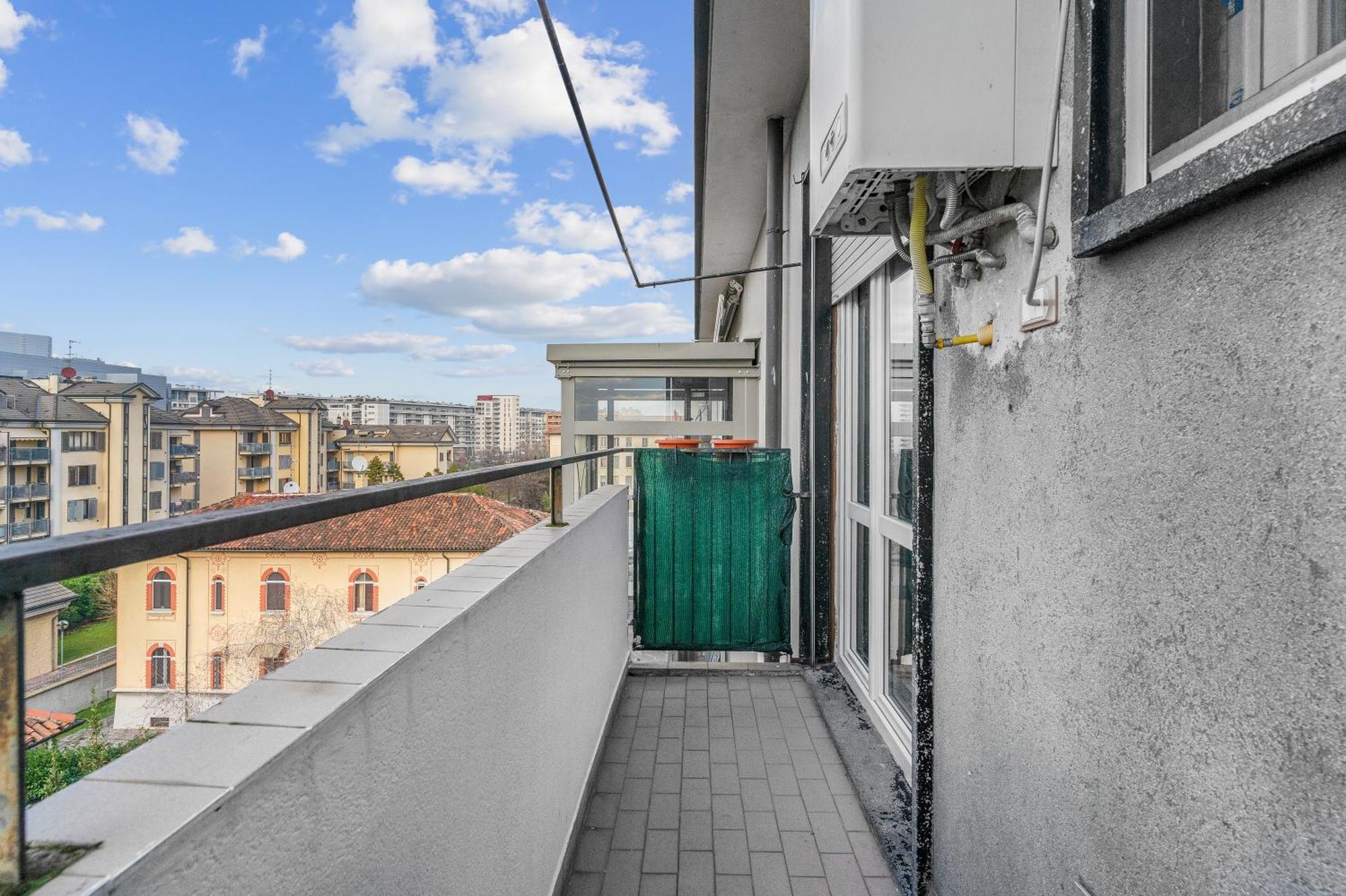 Rog27-Large Apartment With Transport Close To Home- Милано Екстериор снимка