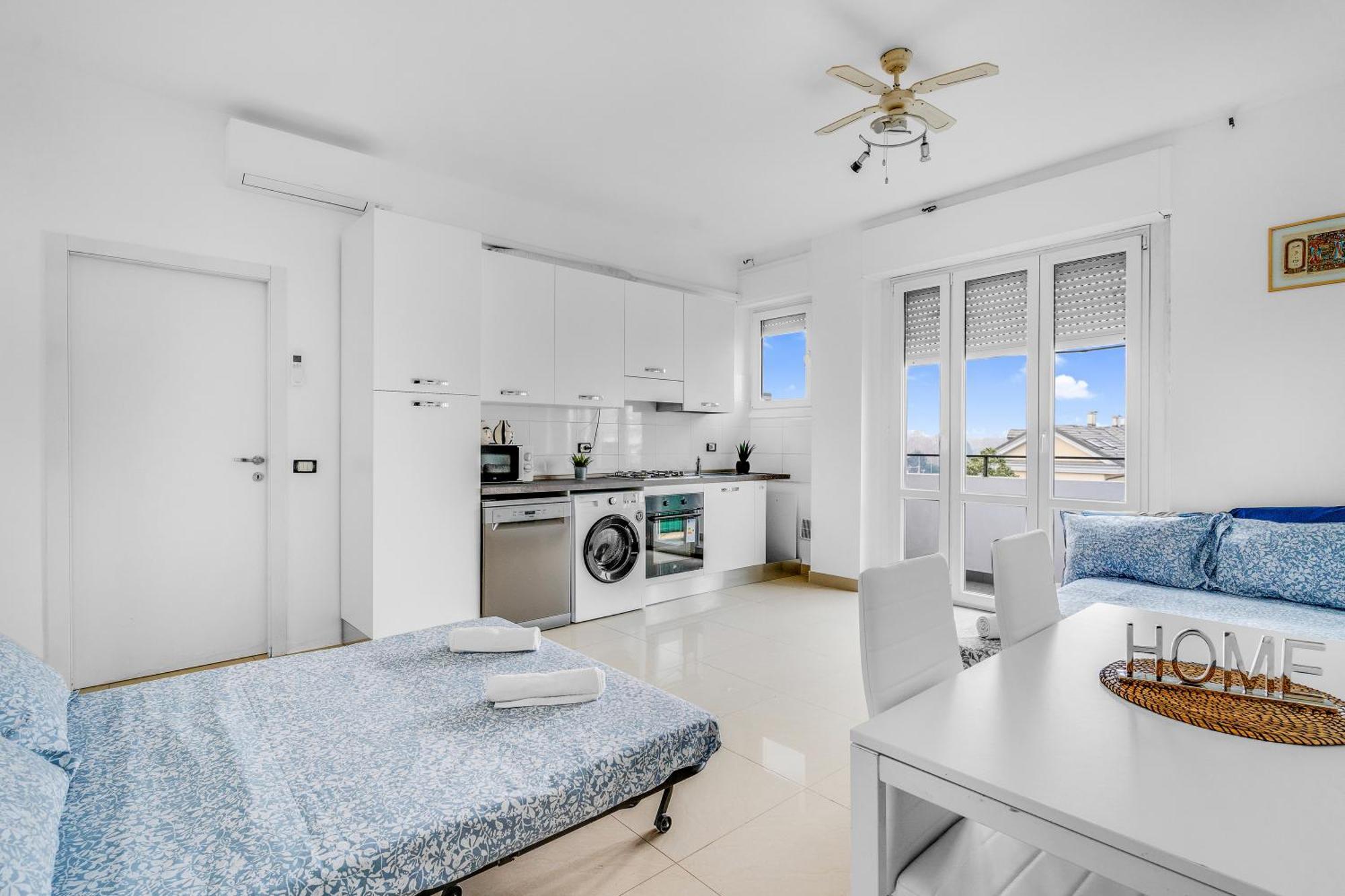 Rog27-Large Apartment With Transport Close To Home- Милано Екстериор снимка