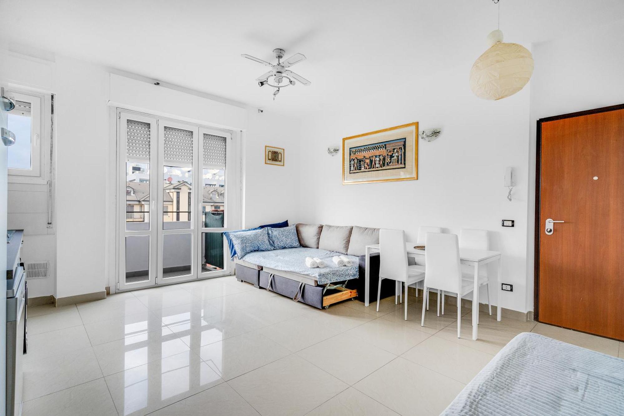 Rog27-Large Apartment With Transport Close To Home- Милано Екстериор снимка