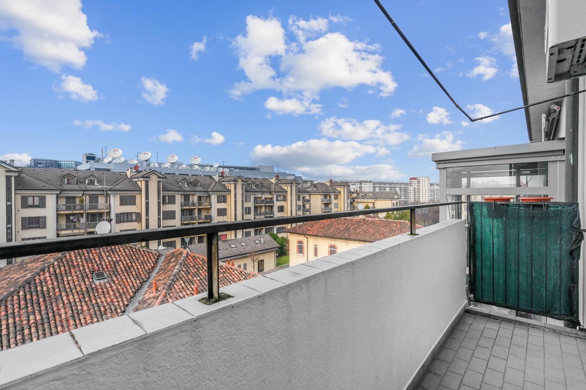 Rog27-Large Apartment With Transport Close To Home- Милано Екстериор снимка